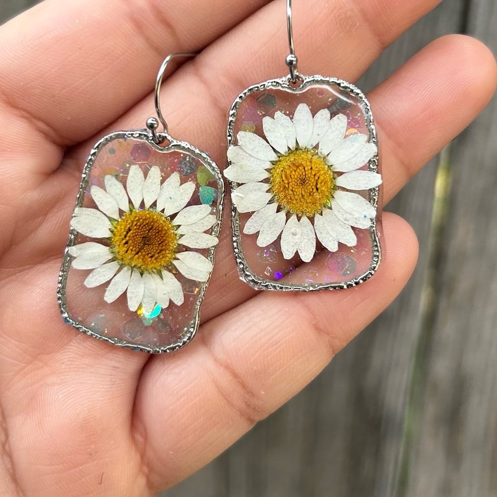 Handmade resin earrings flower